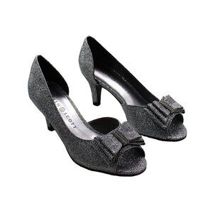 Karen Scott Gray Pumps